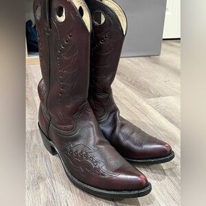 Men’s 11D Durango Black Cherry 11” Leather Stitch Cowboy Boots Great Condition